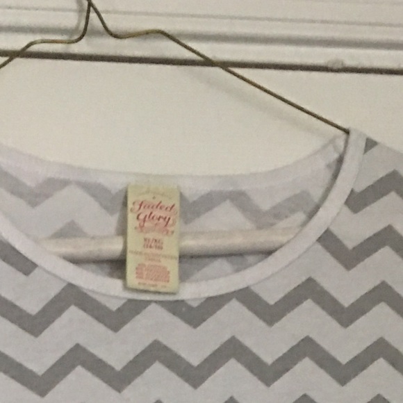 Puffer Vest with Shirt , Girls Sz 14/16❄️☃️🌨 - Picture 2 of 5